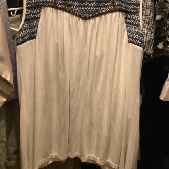 Cute sleeveless rayon blend tunic top - Picture 2 of 4